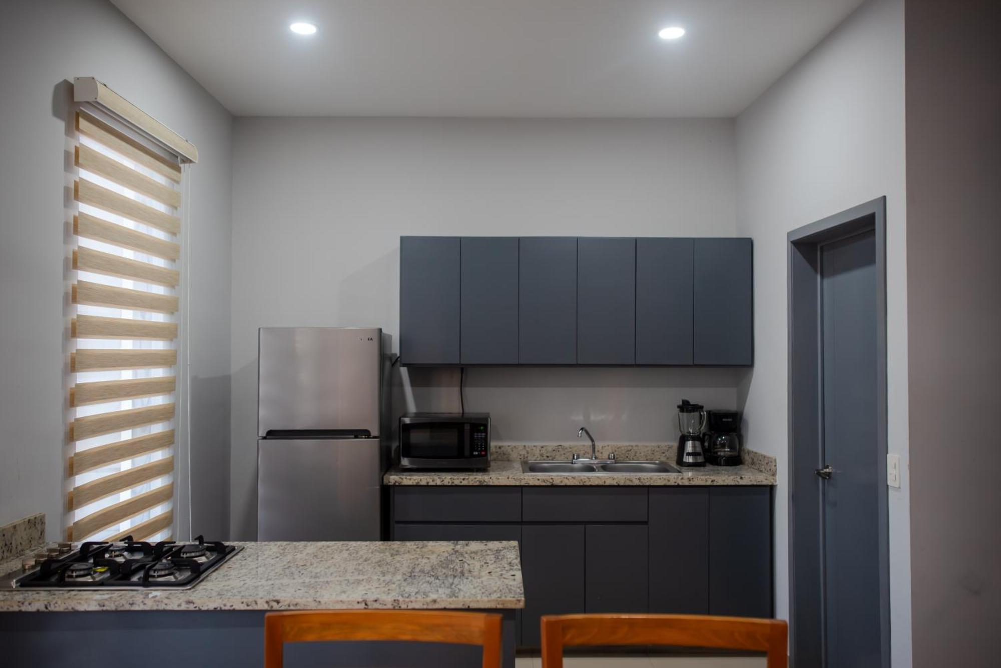 2Br/2Ba Condo 1 Block To Ocean! - Unit 3 Масатлан Экстерьер фото